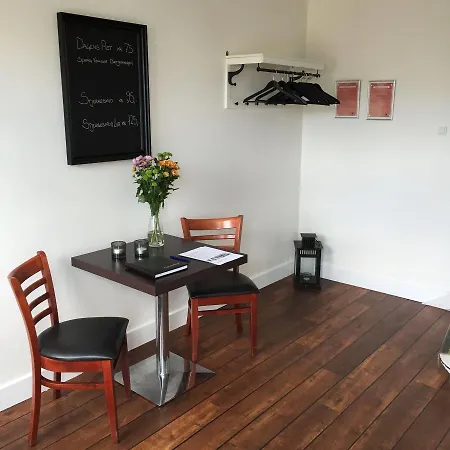 Grenaa Hostel לינה וארוחת בוקר