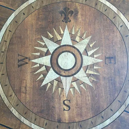 לינה וארוחת בוקר Grenaa Hostel 3*