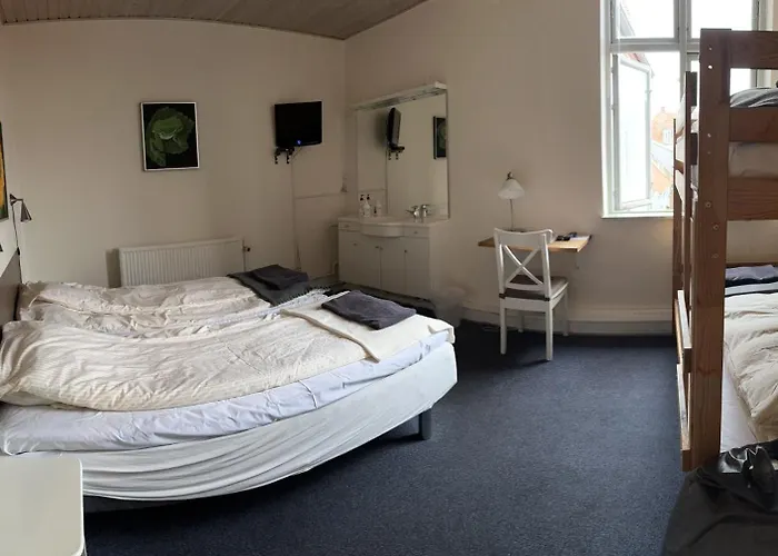 Bed and breakfast Grenaa Hostel 3*